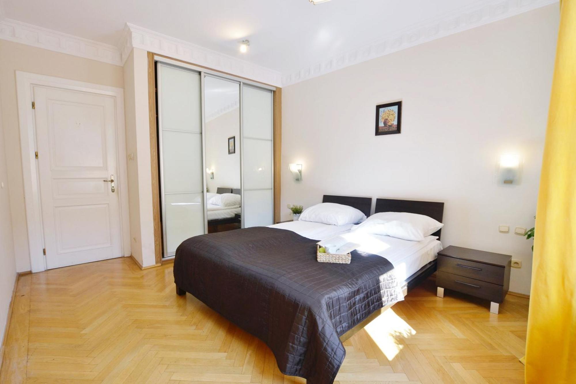 P&J Apartments Florianska Krakow Exterior photo